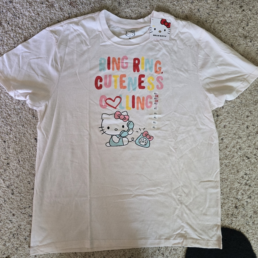 Ring ring, cuteness calling! Hello kitty shirt